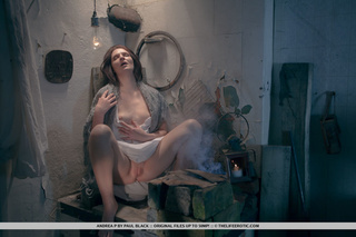 cachonda mujer drenches cuerpo