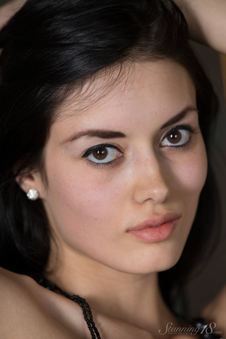 dark haired women white