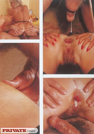 naked hottie displays indulging