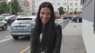 morena jovencita pivón takes