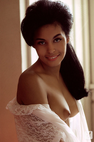 negras modelo nena showing