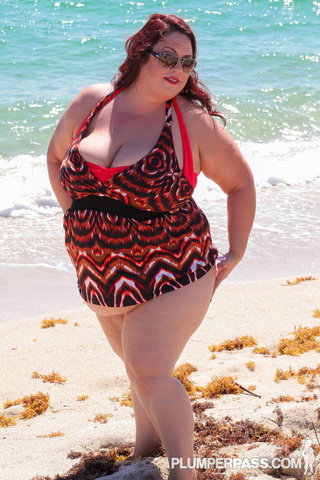preciosas size chavala se desnuda