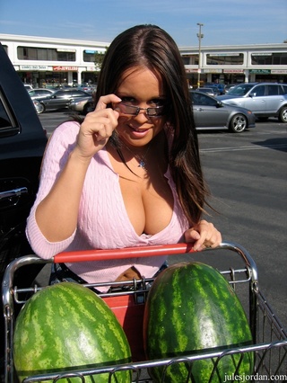 preciosas morena enormes melones