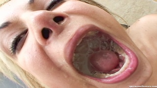 sucia nena garganta stuffed