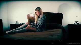 rubias wearing woolen clothing