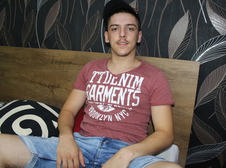 white young man samsilk