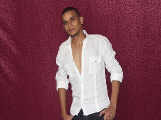 latin man kevingray striptease