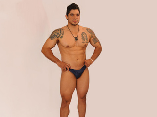 latin man thormusclexx