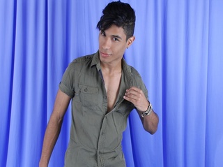 latin gay marcusyonsi close