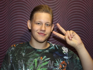 white gay oskarshy roleplay