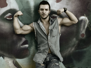 white gay brunettengreen0 striptease