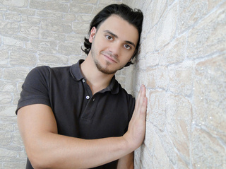white gay rodrig0 close