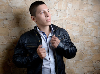 latino jóvenes gay clintbaker