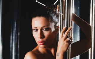smoking hot ladies show