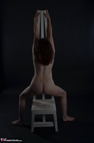 desnudas morena milf poses