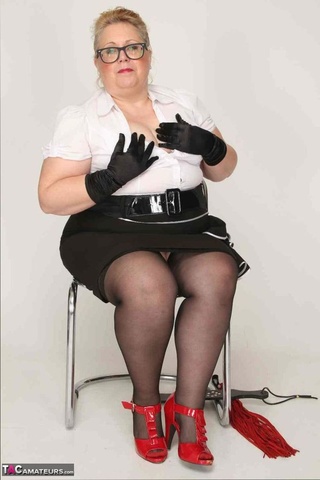 chubby babe slowly peels
