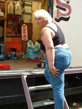 gorditas pivón displays gigantic