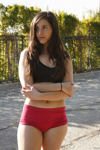 en forma morena roja pantalón corto
