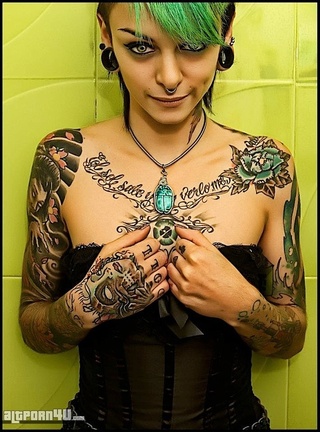chick covered ink sucks