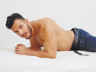 latin man bigmuscletp live
