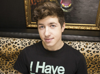 white young man victorasf