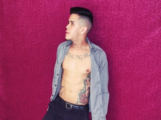 latino gay liongaymusclet aceite