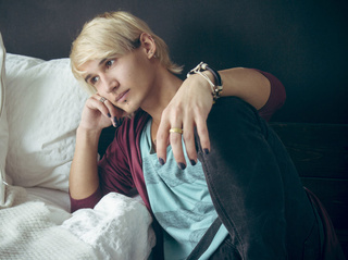 white gay dellbrawnyboy striptease