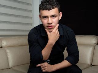 latino jóvenes gay markusclark