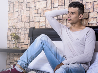 latino jóvenes gay allenbaker