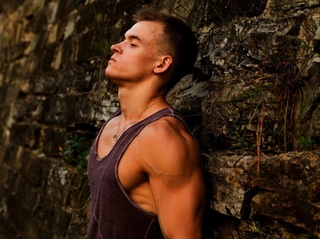white gay edwardbiceps live