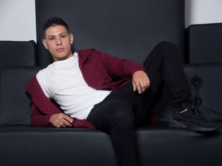 latin young gay maximilianocub