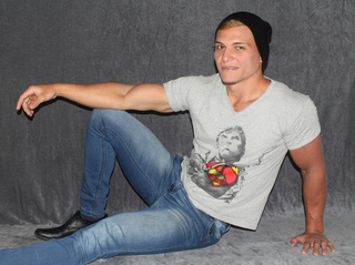 latin gay bigeddie fingering