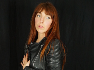 white girl auburn hair