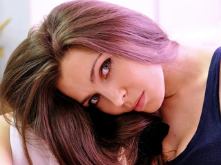 blancas chica castaña cabello