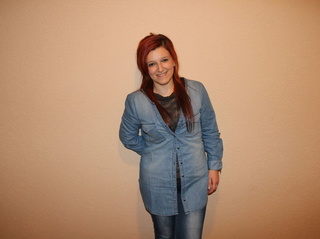 blancas chica auburn cabello
