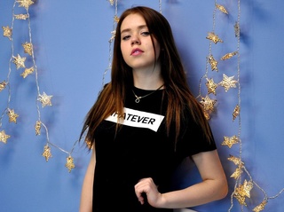white teen auburn hair