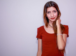 latin teen brown hair