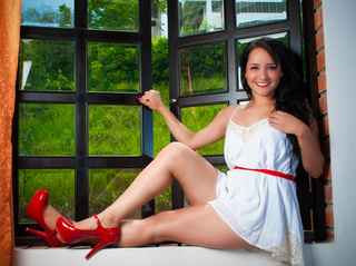 latin girl black hair