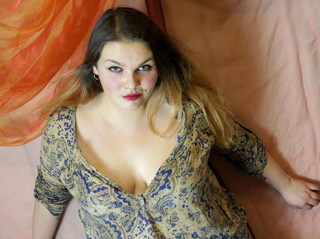 blancas chica with castaña