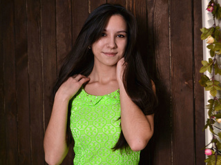 white teen auburn hair