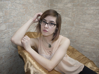 white teen brown hair