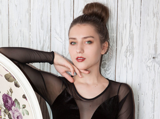 white teen brown hair