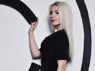 white girl blonde hair