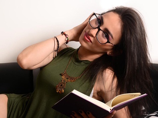 latino jovencita castaña cabello