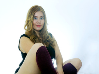 latino jovencita castaña cabello
