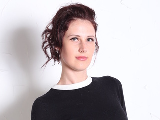 white girl auburn hair