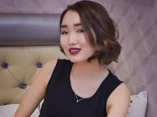 asiáticas jovencita shoulder length