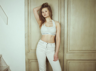white teen brown hair