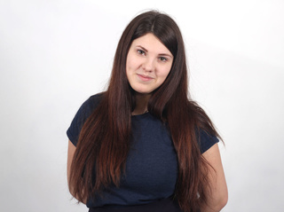 white teen auburn hair