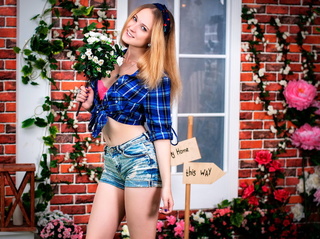 teen blonde hair beautiful